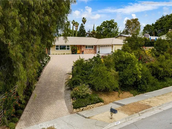 1317 S Center St, Redlands, CA 92373