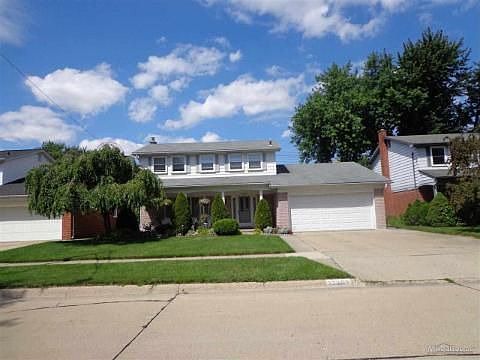 1st image of 32363 Crestwood Ln