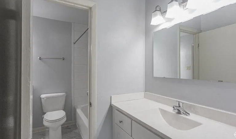 Turnberry Wells Townhomes — Photo 10