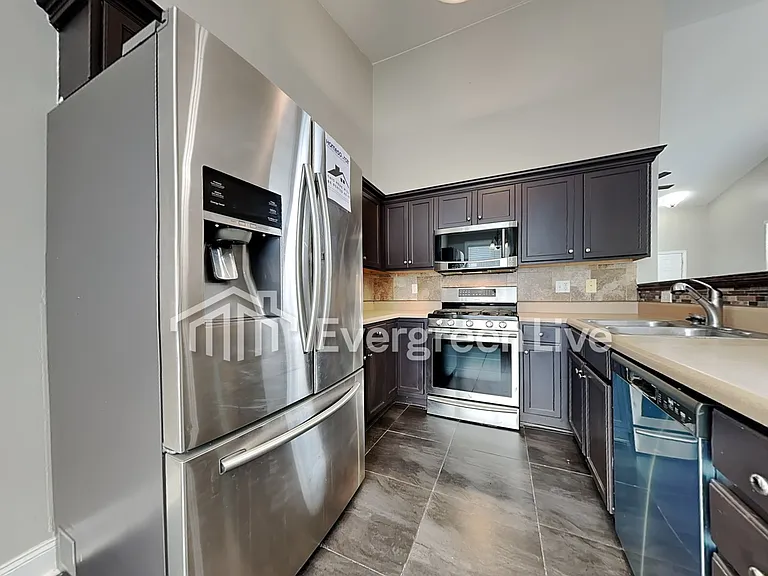 114 Marigold Dr — Photo 2