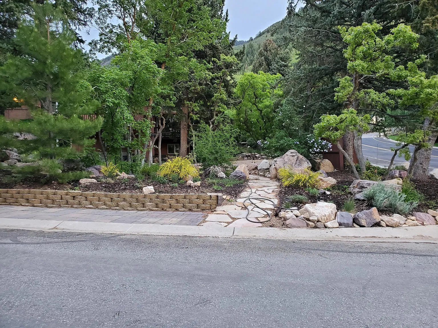 2 bed, 1700 sqft, $1,900 — Photo 2