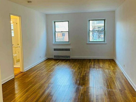 5th image of 135-05 Hoover Ave APT A2