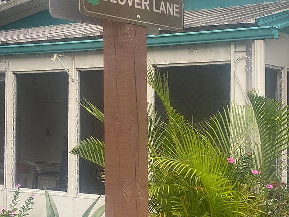 4th image of 4900 Clover Ln