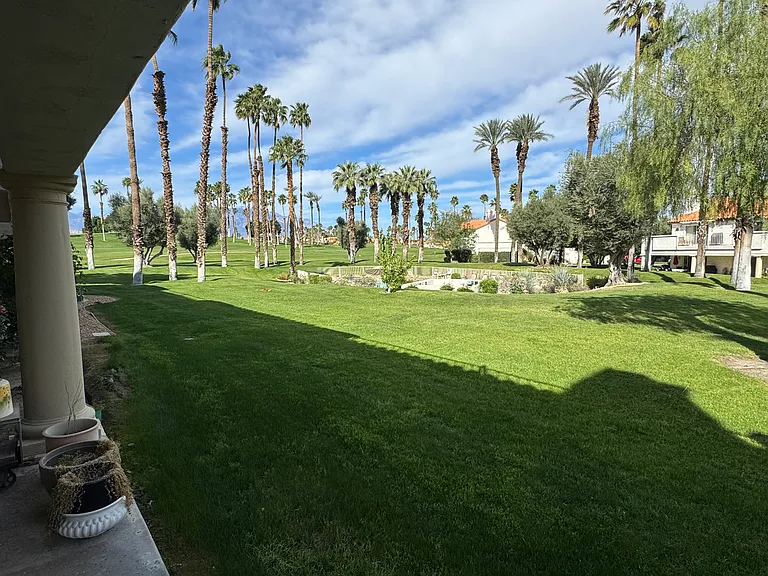 289 Vista Royale Cir W — Photo 37