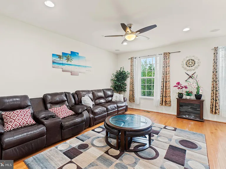 8056 Locust Mill St — Photo 3