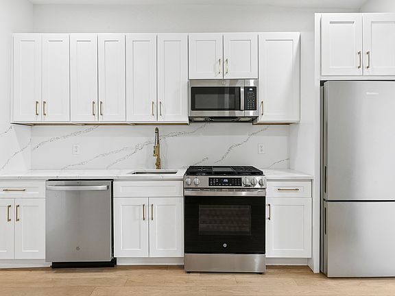 5th image of 204 W 96th St APT 2A