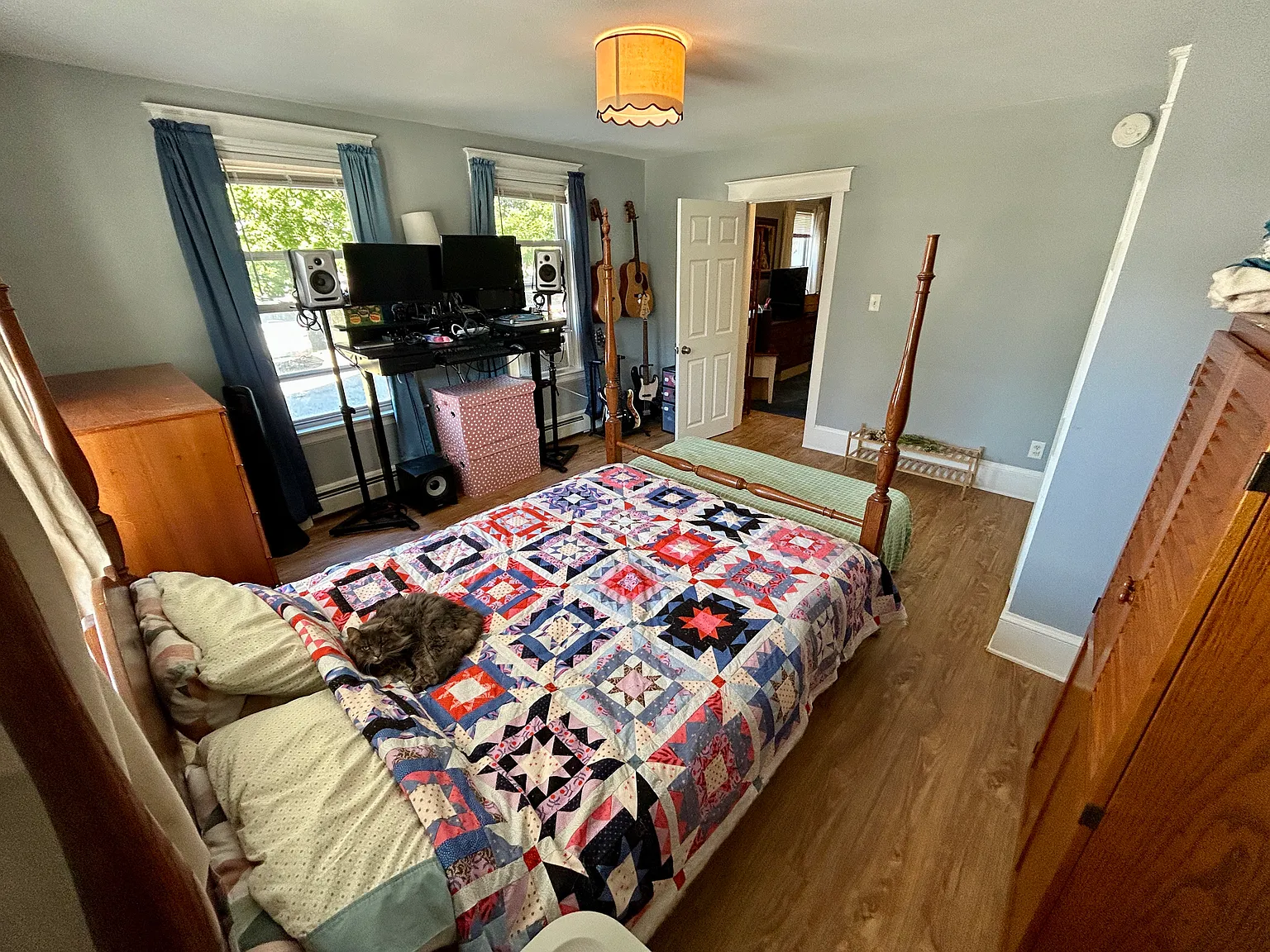 2 bed, 1025 sqft, $1,950 — Photo 2