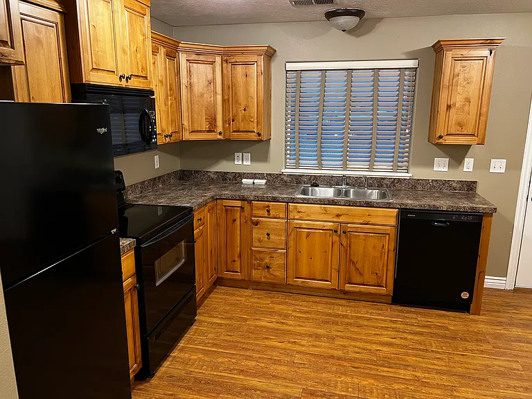2527 Eagle Dr #TOWNHOUSE — Photo 3