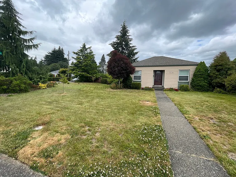 215 South Ln — Photo 13