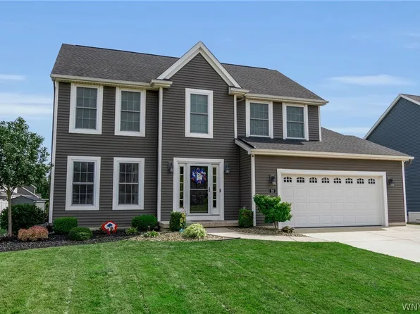 26 Hidden Meadow Xing, Lancaster, NY 14086