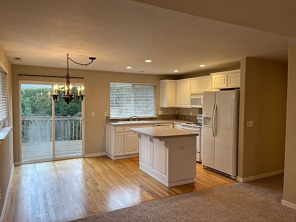 4th image of 660 Juntura Way SE