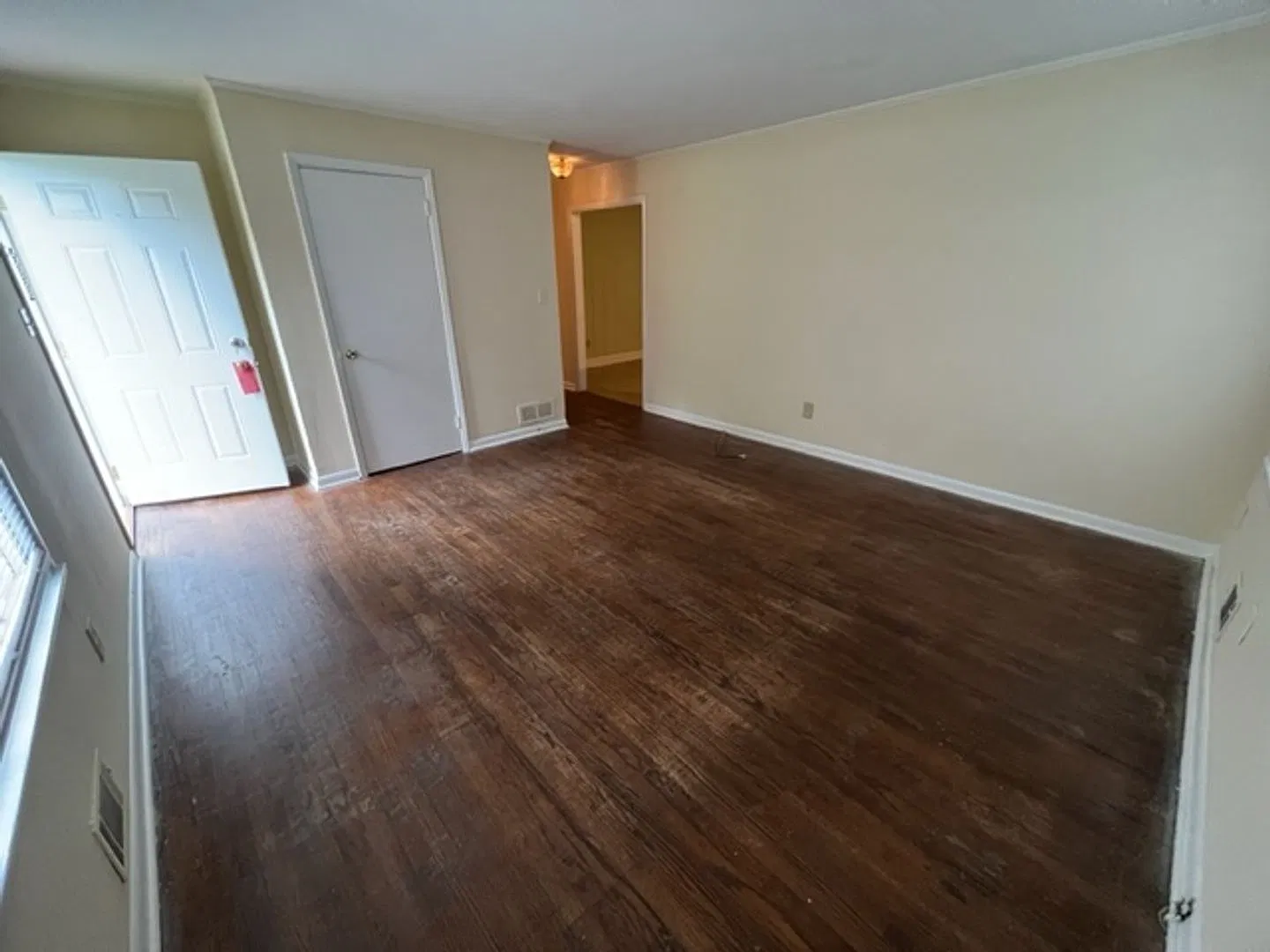 3 BR, 1.5 BA House- Great Location! — Photo 3