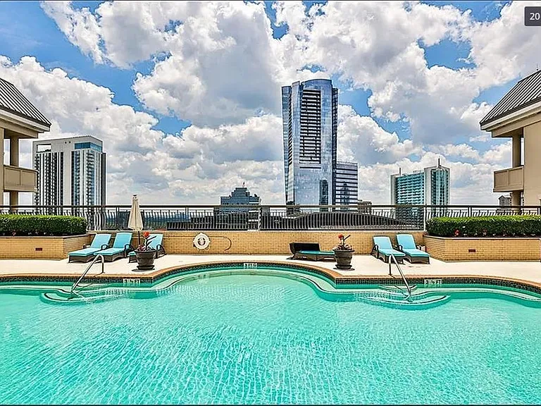 3334 Peachtree Rd NE #404 — Photo 48