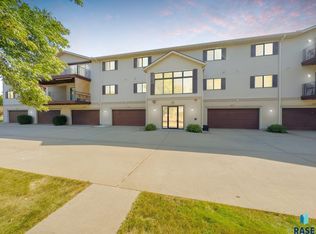 3700 E Peony Pl APT 203, Sioux Falls, SD 57103