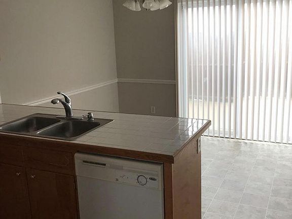 4th image of 2128 Flagstone Court #G9
