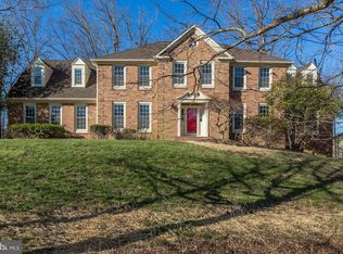 6420 Woodland Run Ct, Clifton, VA 20124