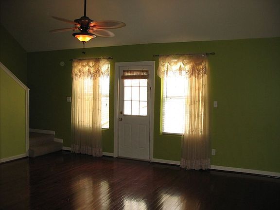 4th image of 4140 Bothwell Ter