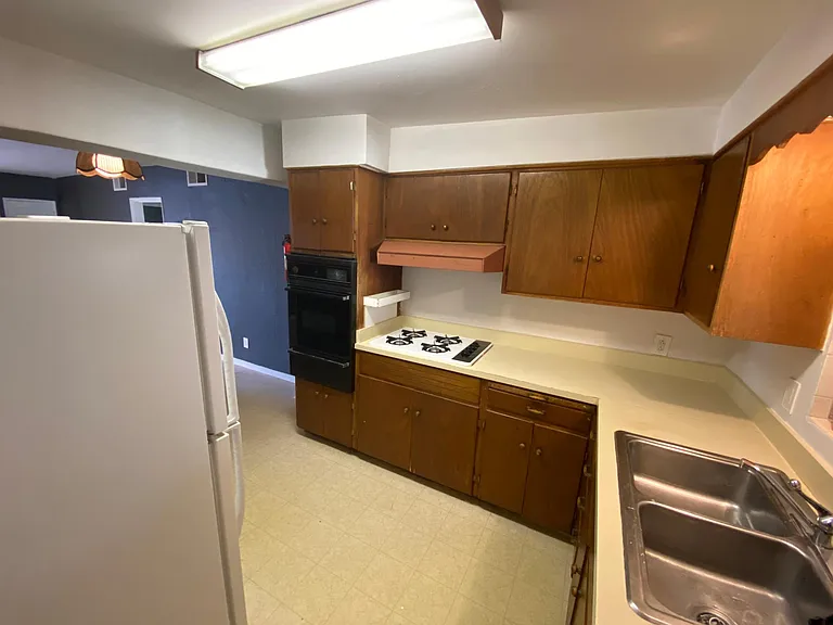 1019 E Waverly St — Photo 10