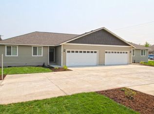 207 NW Meadow Lakes Dr, Prineville, OR 97754