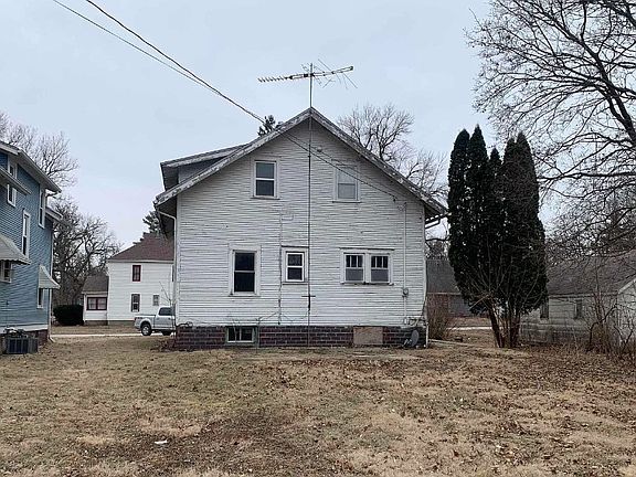 4th image of 206 3rd St