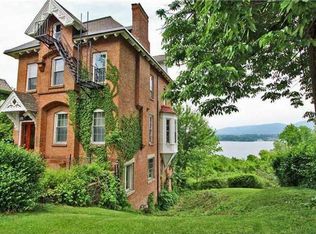 216 Montgomery St #1R, Newburgh, NY 12550