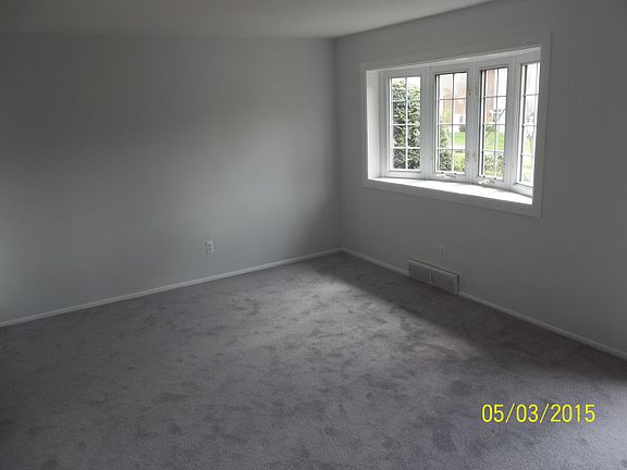 3rd image of 13911 Harvie Ct