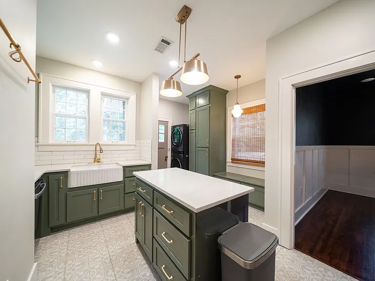 1431 Skyline Dr N — Photo 18