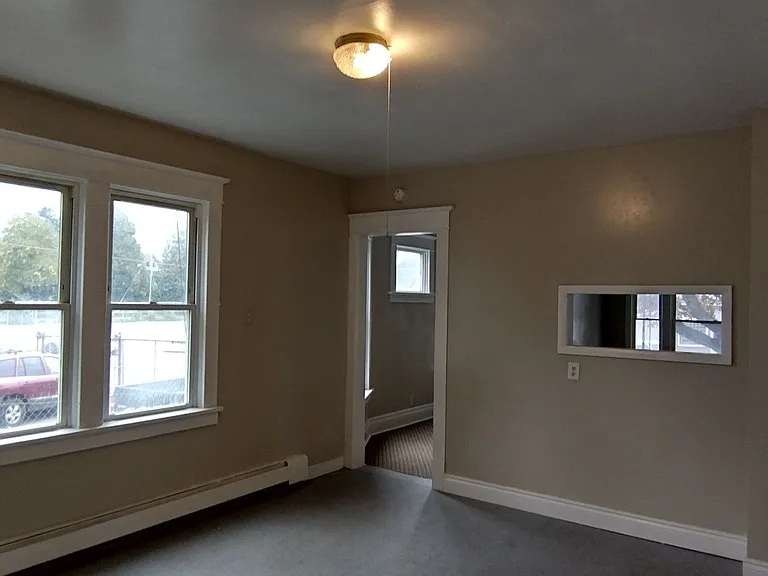 2128 Genesee St — Photo 43