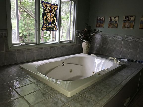 4th image of 230 Mount Martha Dr