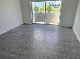 11110 SW 196th St #409, Miami, FL 33157