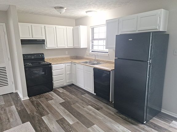 4th image of 3301 N Pawnee Dr