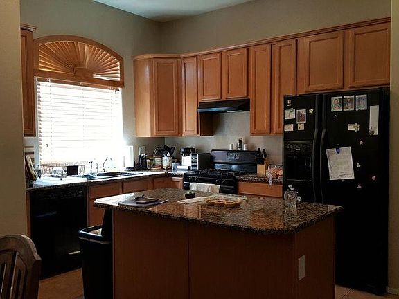 4th image of 757 E Crescent Pl