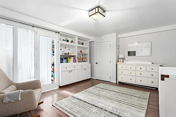 Sold by Compass | media 10