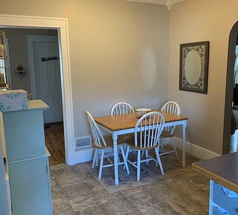 5th image of 1826 Jefferson Ave APT 1