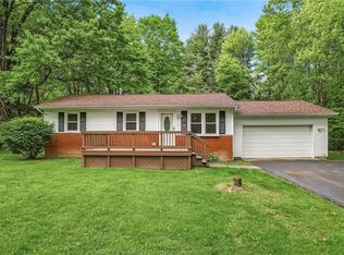1196 Rutledge Rd, Transfer, PA 16154