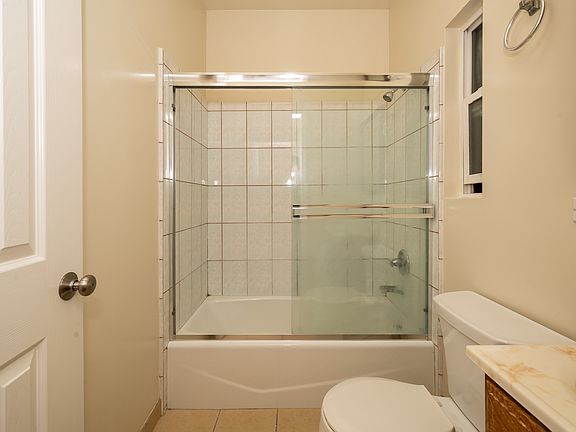 5th image of 1020 Hyde St APT 5