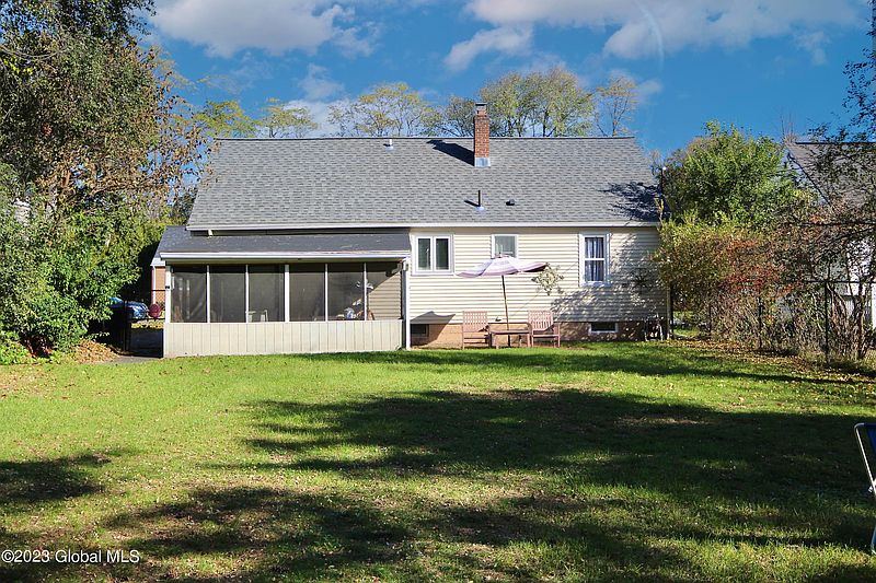 3rd image of 1037 McKinley Avenue