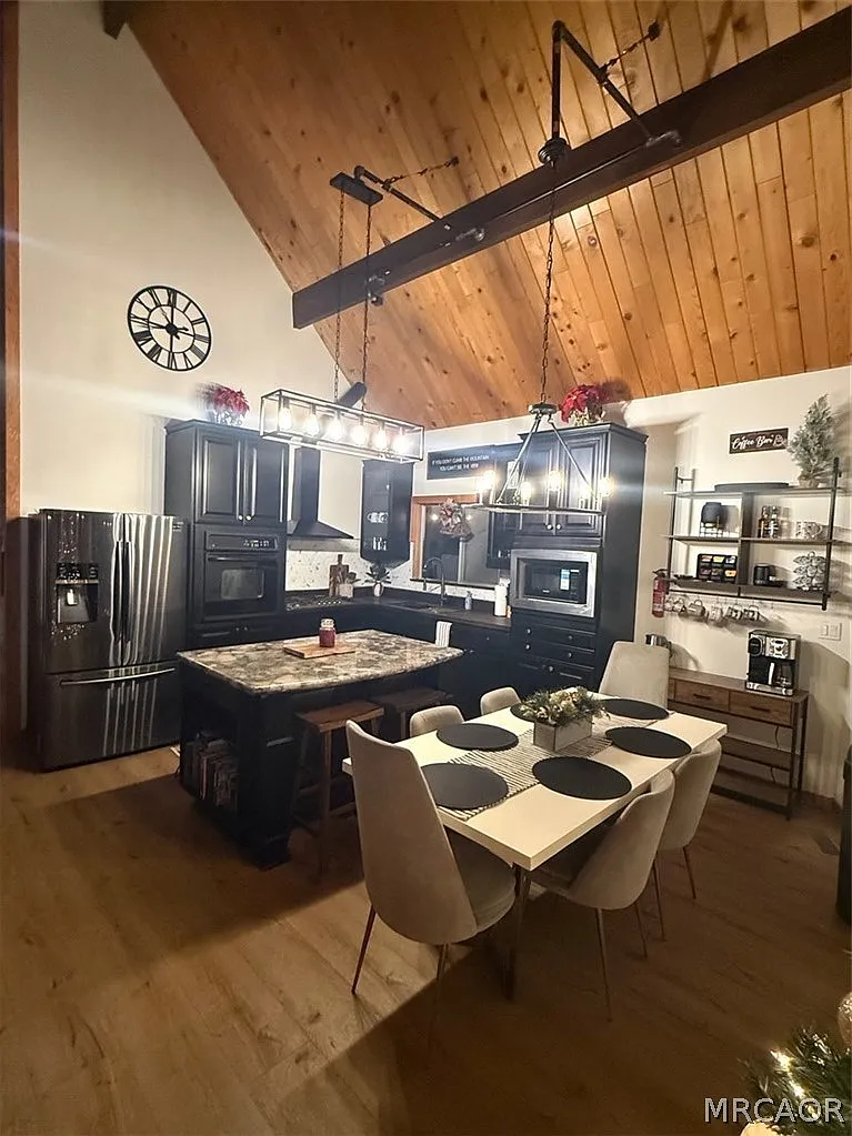 3 bed, 1.5 bath, 1750 sqft, $3,500 — Photo 2