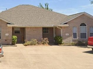 2317 Trace Mdws, College Station, TX 77845