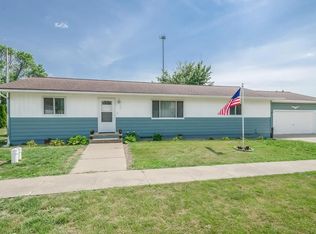 507 1st St, Keystone, IA 52249