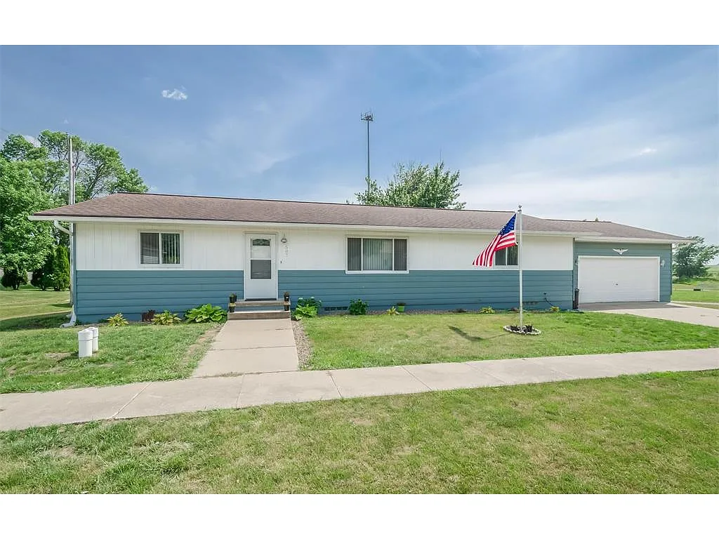 507 1st St photo 1