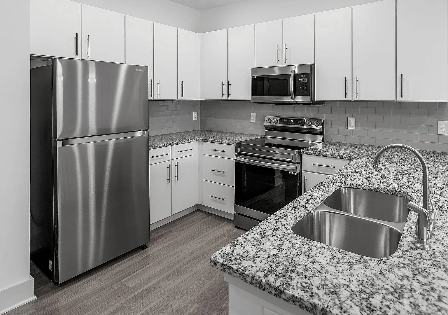 The Vandy Apartments — Photo 2