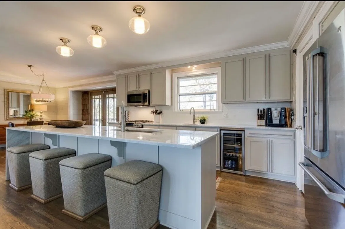 3 bed, 2200 sqft, $2,750 — Photo 2