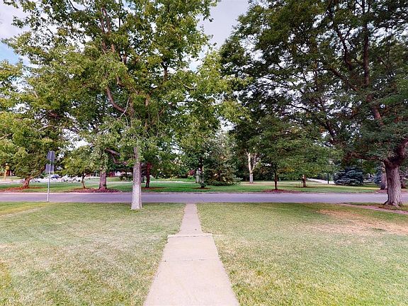 2nd image of 816 Monaco Pkwy