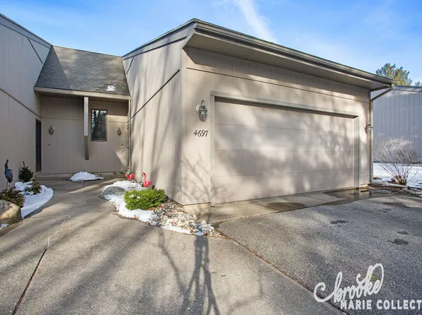 4697 Rockvalley Dr NE, Grand Rapids, MI 49525