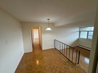 70 McEwen Ave #1003, Ottawa, ON K2B5M3