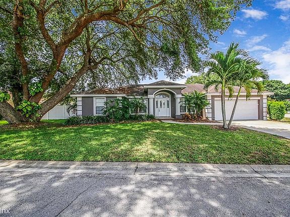 2nd image of 402 Bigstaff Ct