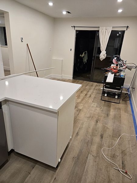 North Vancouver House for rent - 2 Bedrooms — photo 5