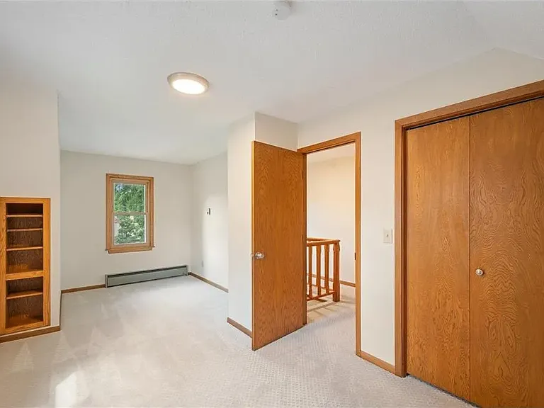 977 Oakdale Ave — Photo 8