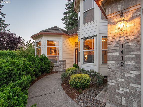 5th image of 1410 NE 150th Ave
